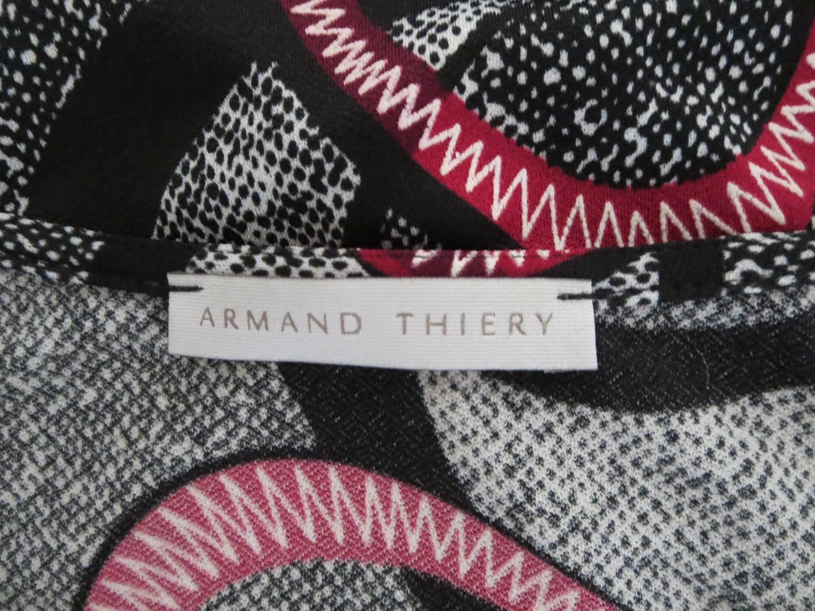 Haut Armand Thiery – Taille 42 – Excellent état – photo 4